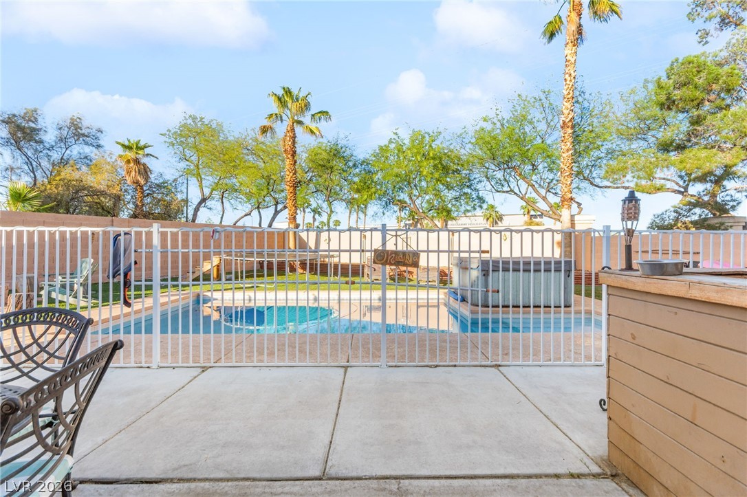 7600 Sea Cliff Way