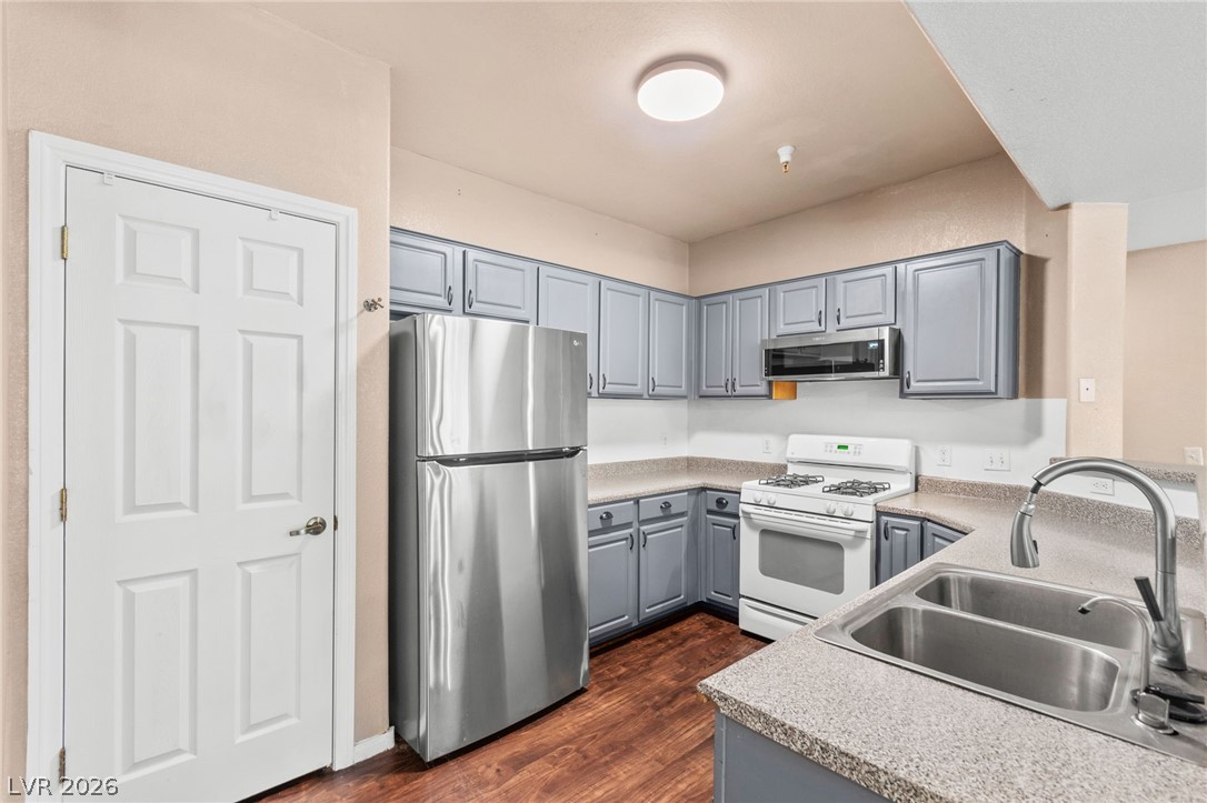 5855 Valley Drive 1043
