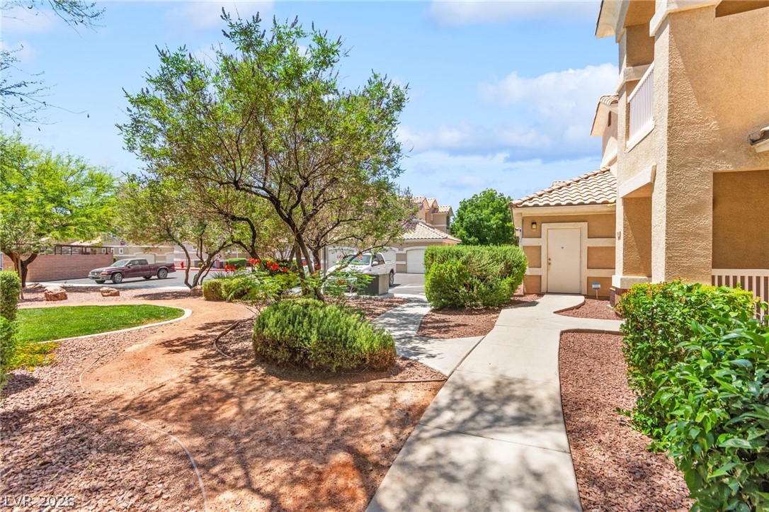 5855 Valley Drive 1043