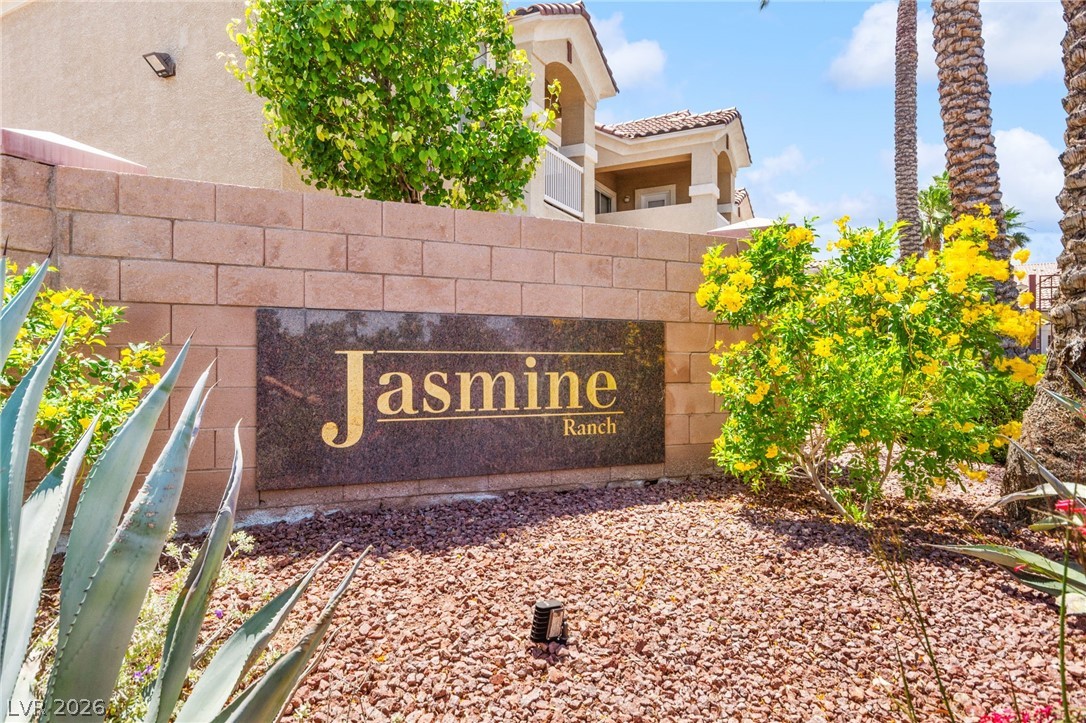 5855 Valley Drive 1043