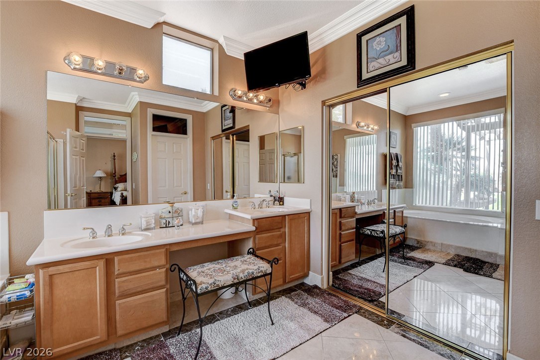 6986 Oakleigh Drive