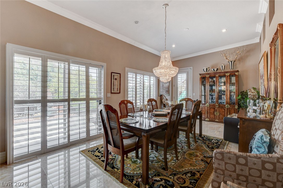 6986 Oakleigh Drive