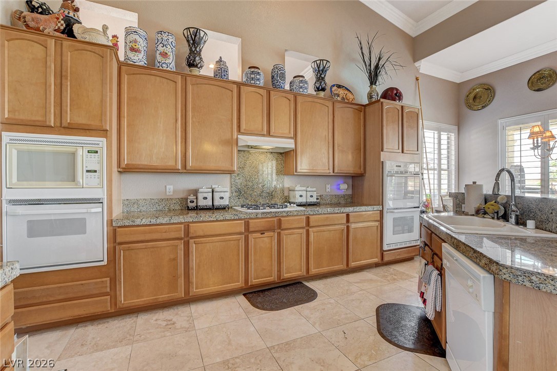 6986 Oakleigh Drive