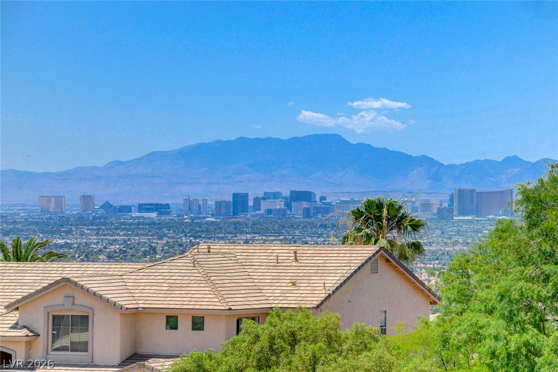 6986 Oakleigh Drive