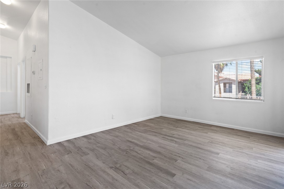 2110 Los Feliz Street 2015