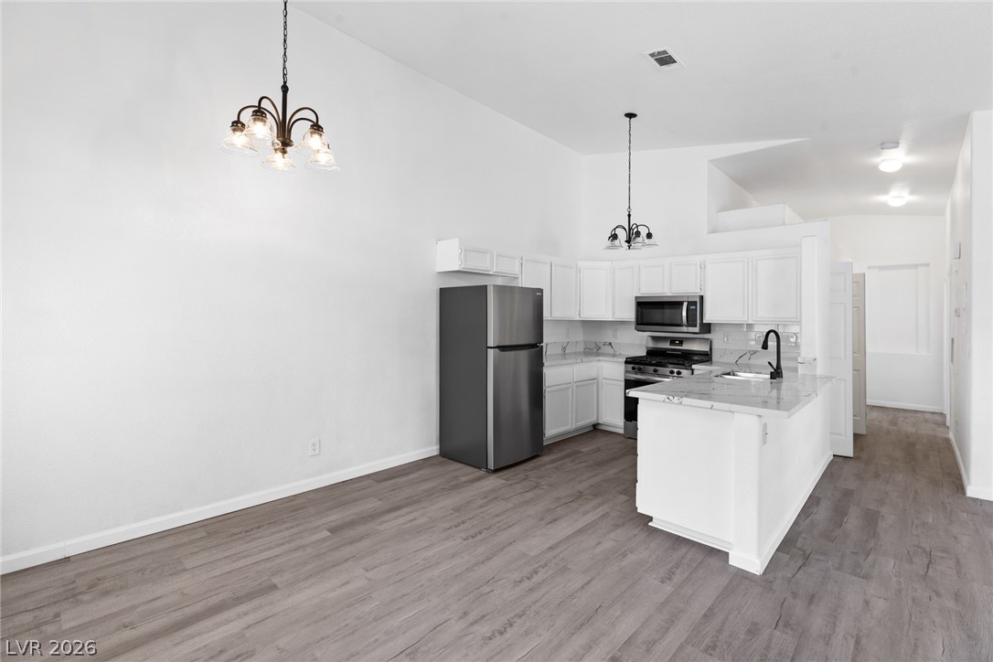 2110 Los Feliz Street 2015