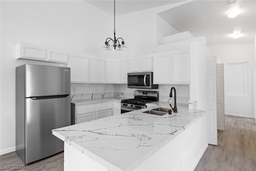 2110 Los Feliz Street 2015