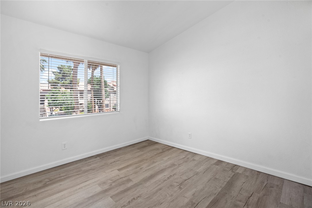 2110 Los Feliz Street 2015