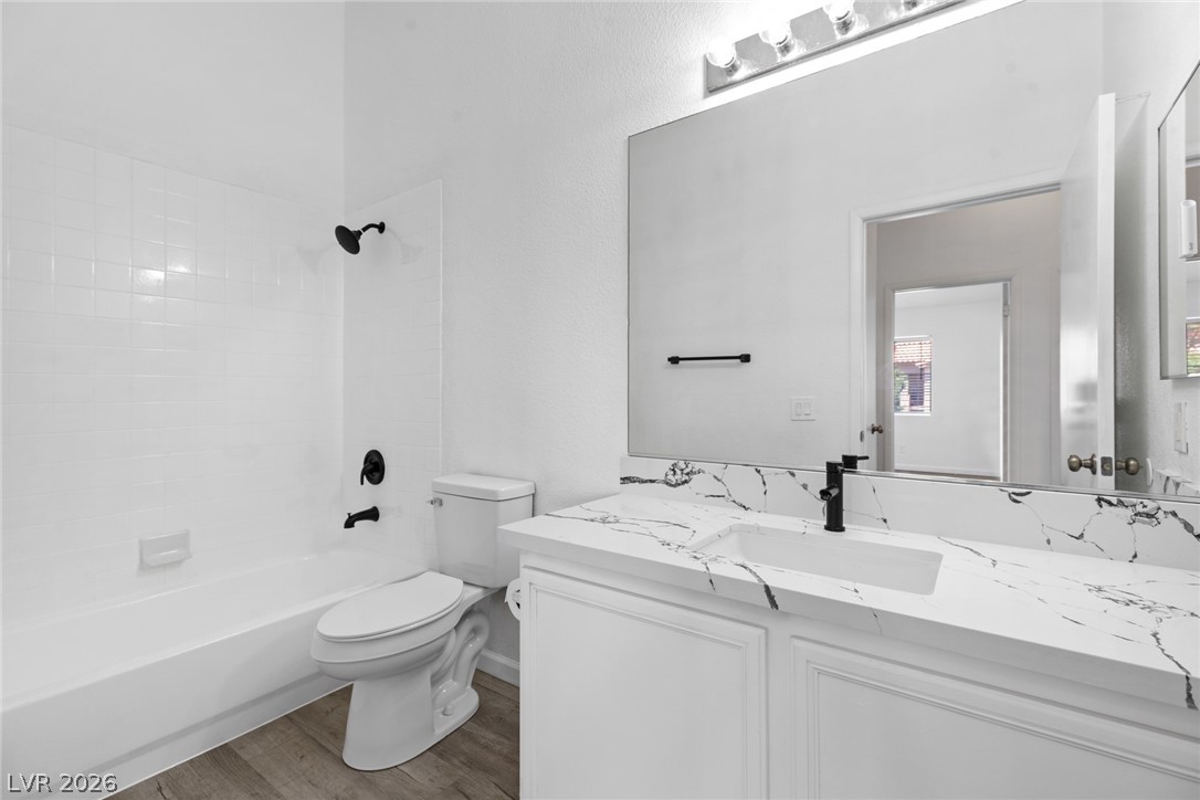 2110 Los Feliz Street 2015