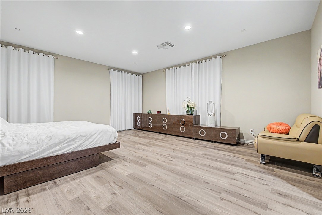 995 Cedar Cliff Court