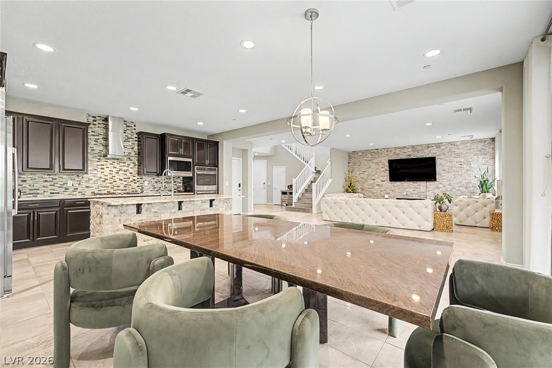 995 Cedar Cliff Court