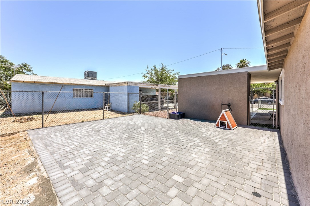 518 Duchess Avenue