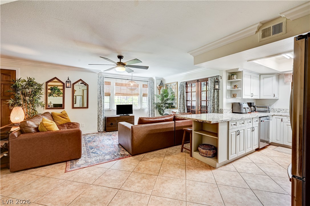 5889 Laredo Street