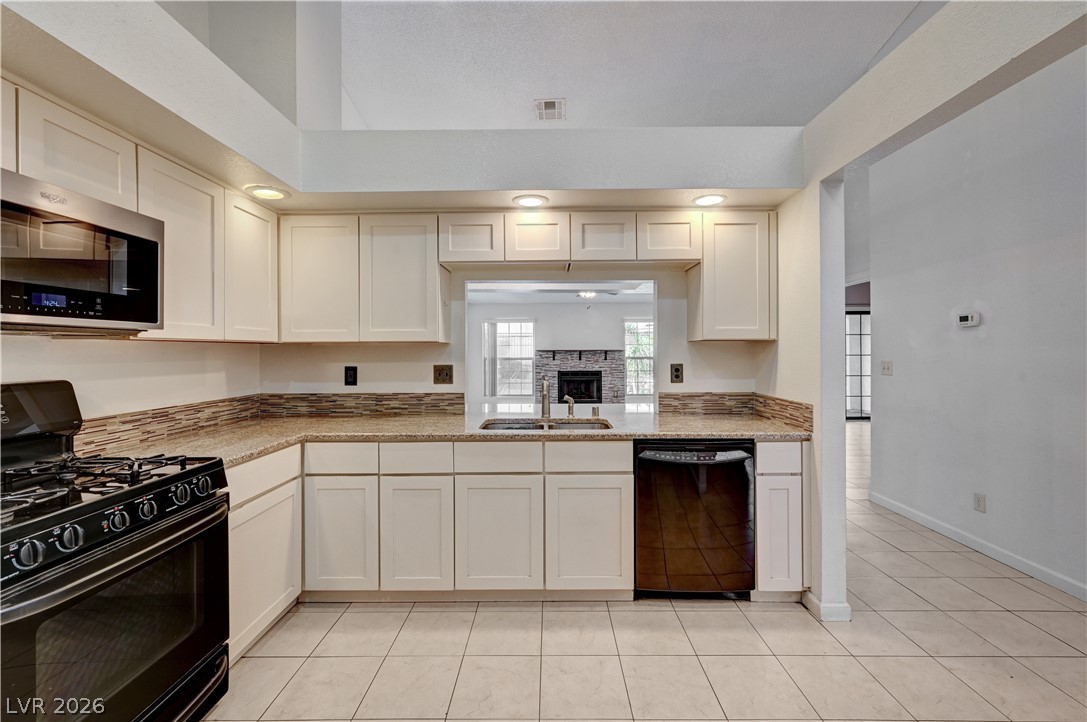 5736 Colwood Lane