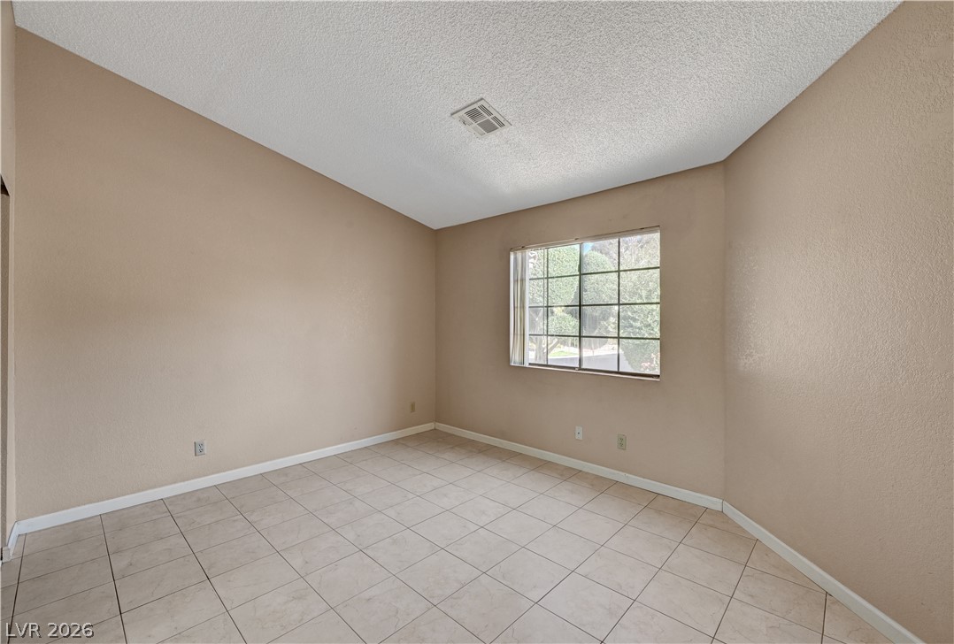 5736 Colwood Lane