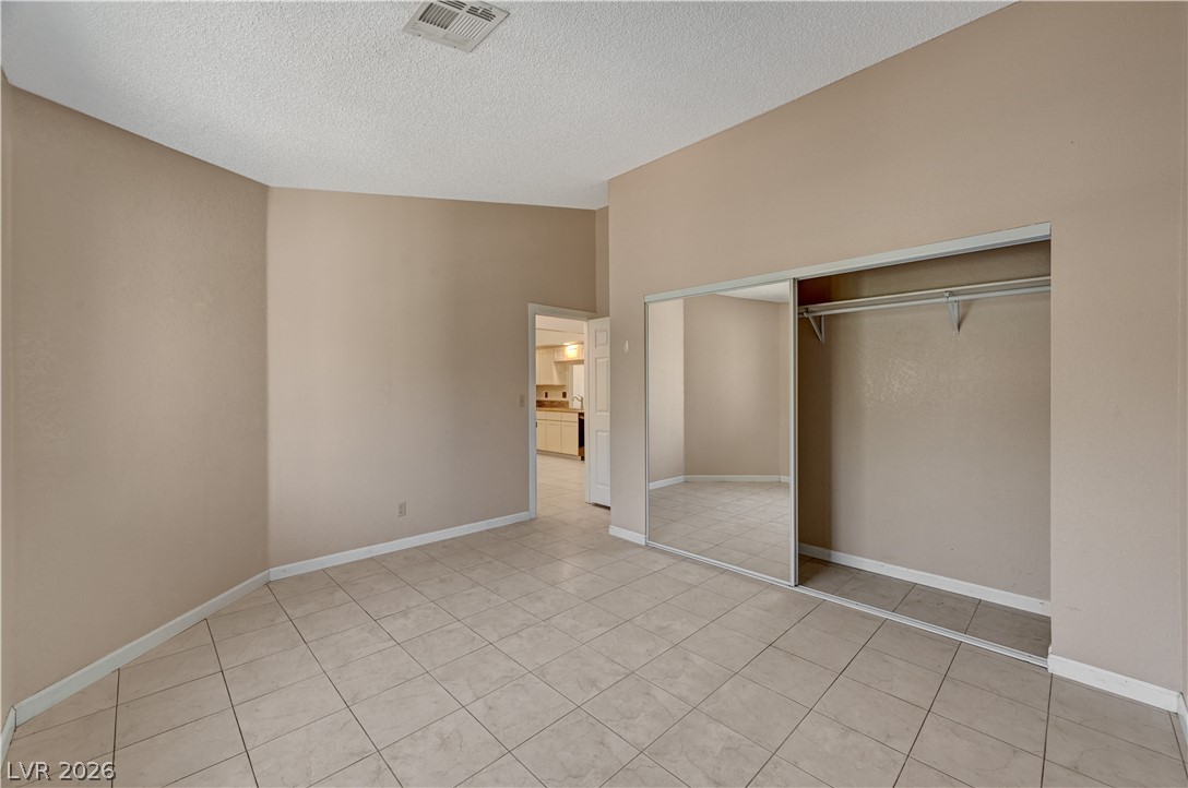 5736 Colwood Lane