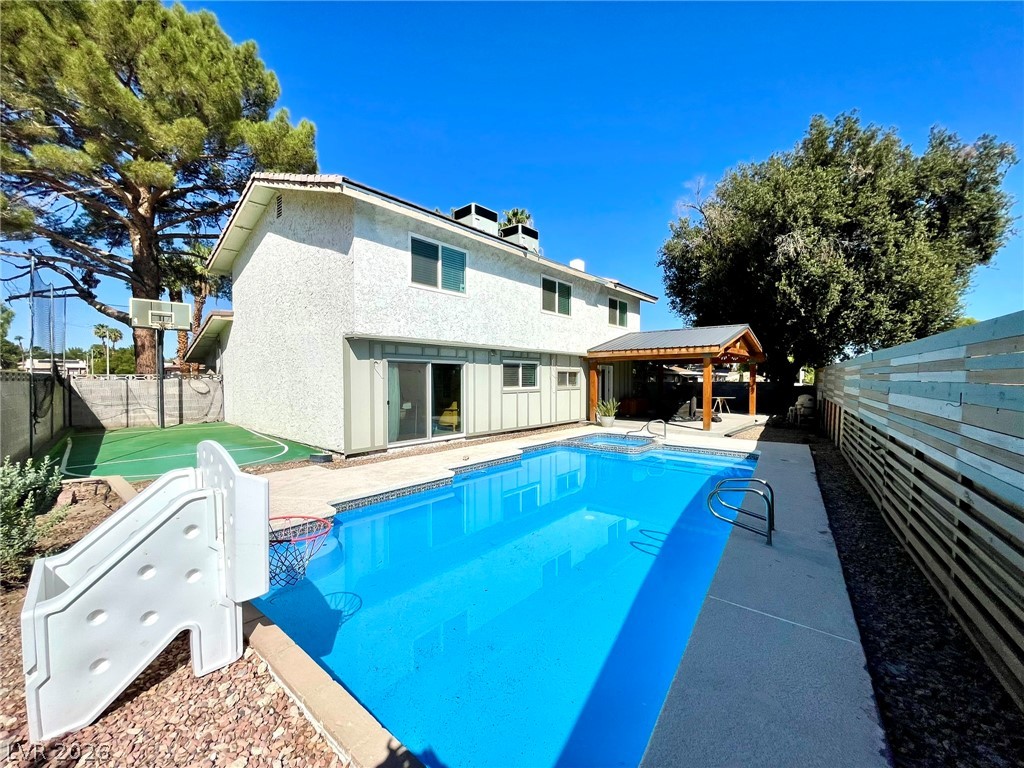 2246 Windsor Drive