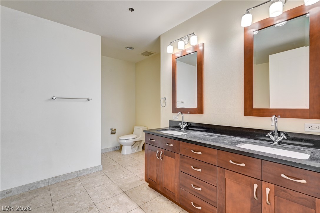 4575 Dean Martin Drive 1811