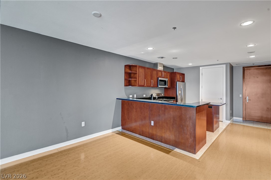4575 Dean Martin Drive 1811