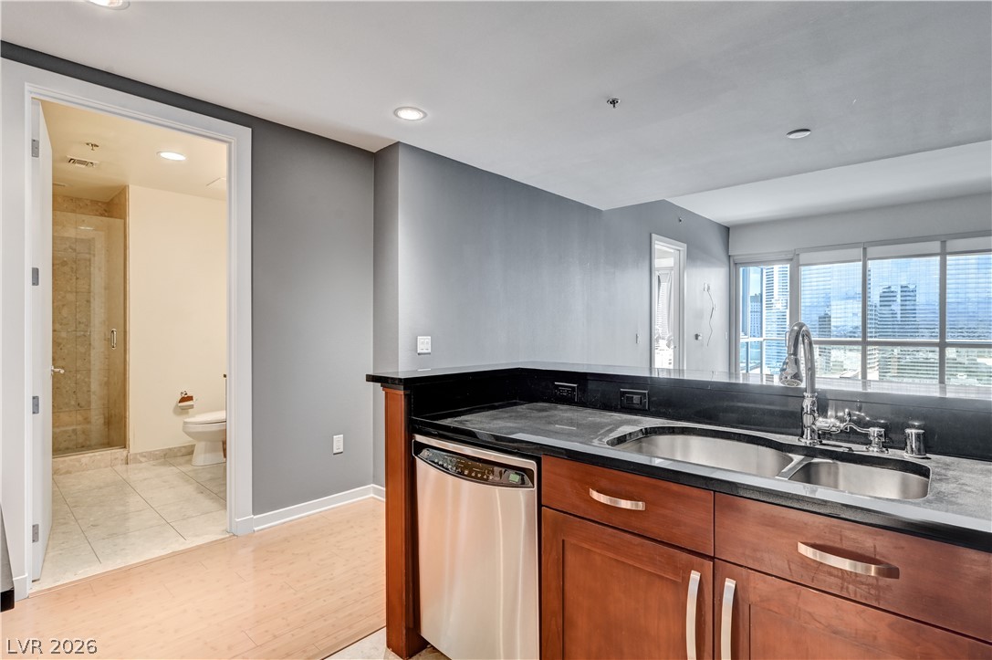 4575 Dean Martin Drive 1811