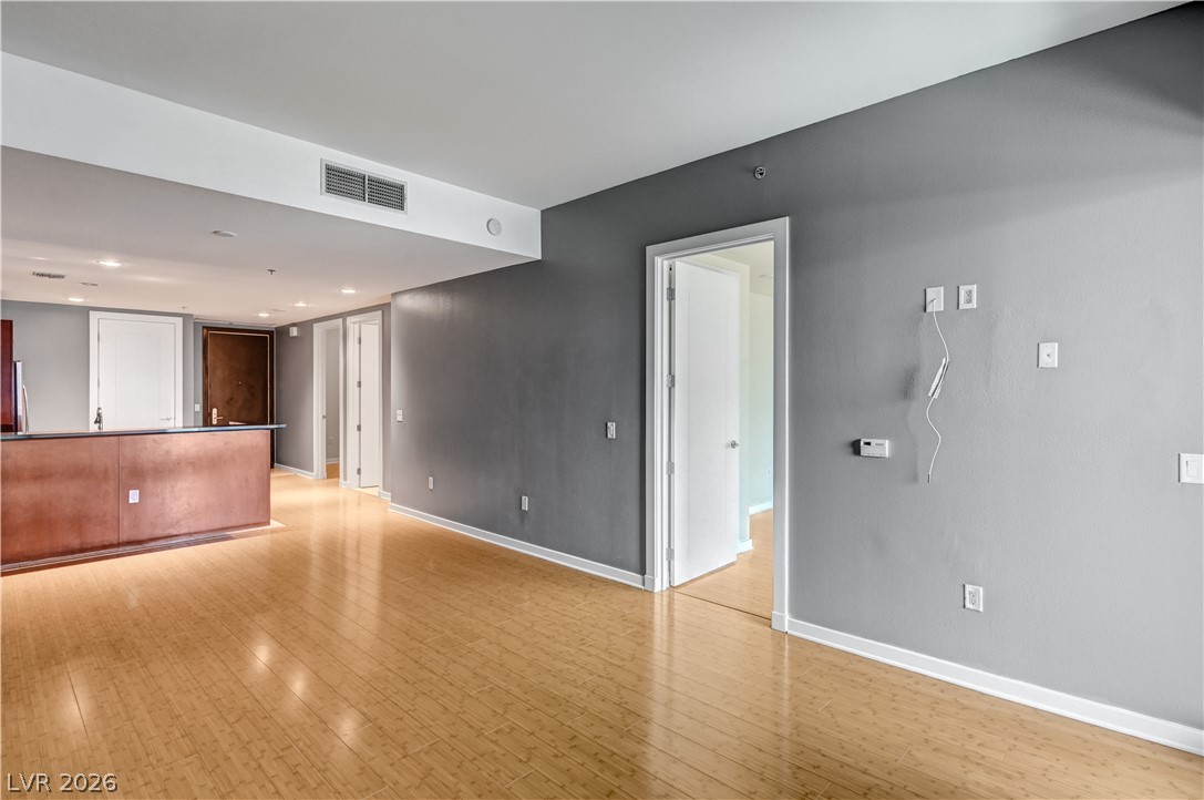 4575 Dean Martin Drive 1811