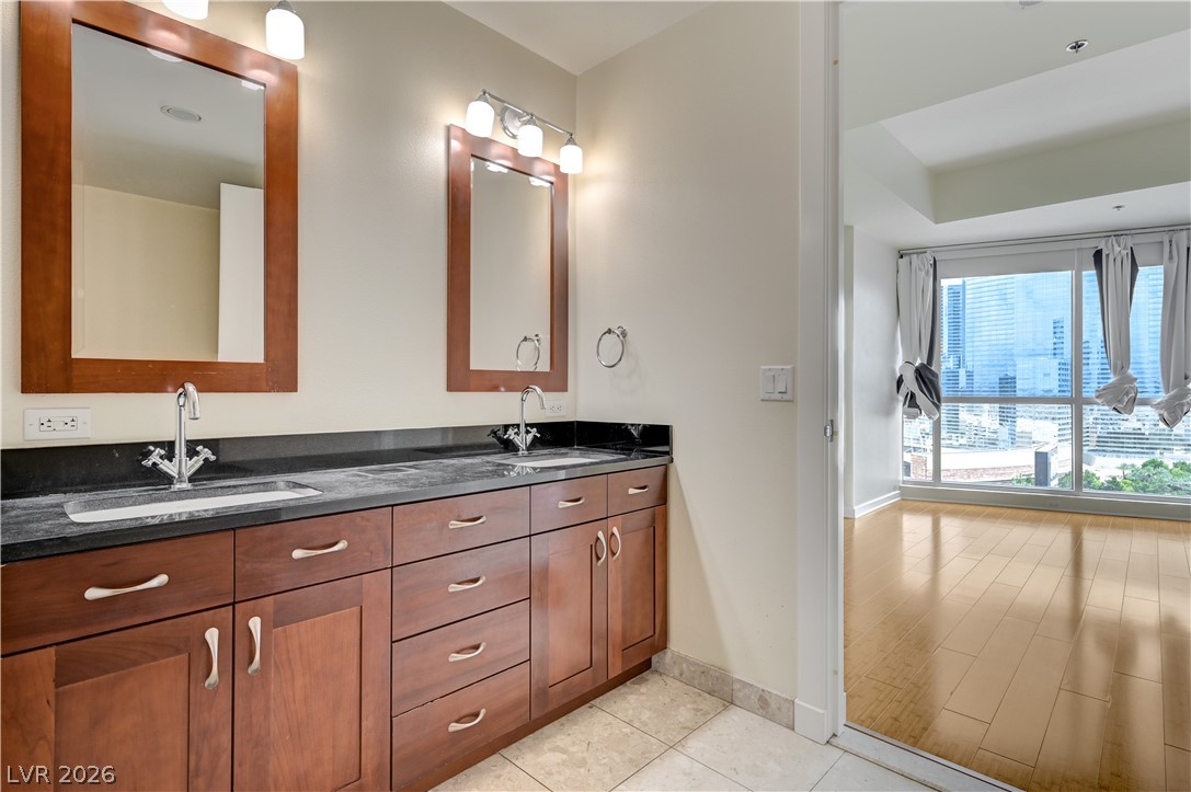 4575 Dean Martin Drive 1811