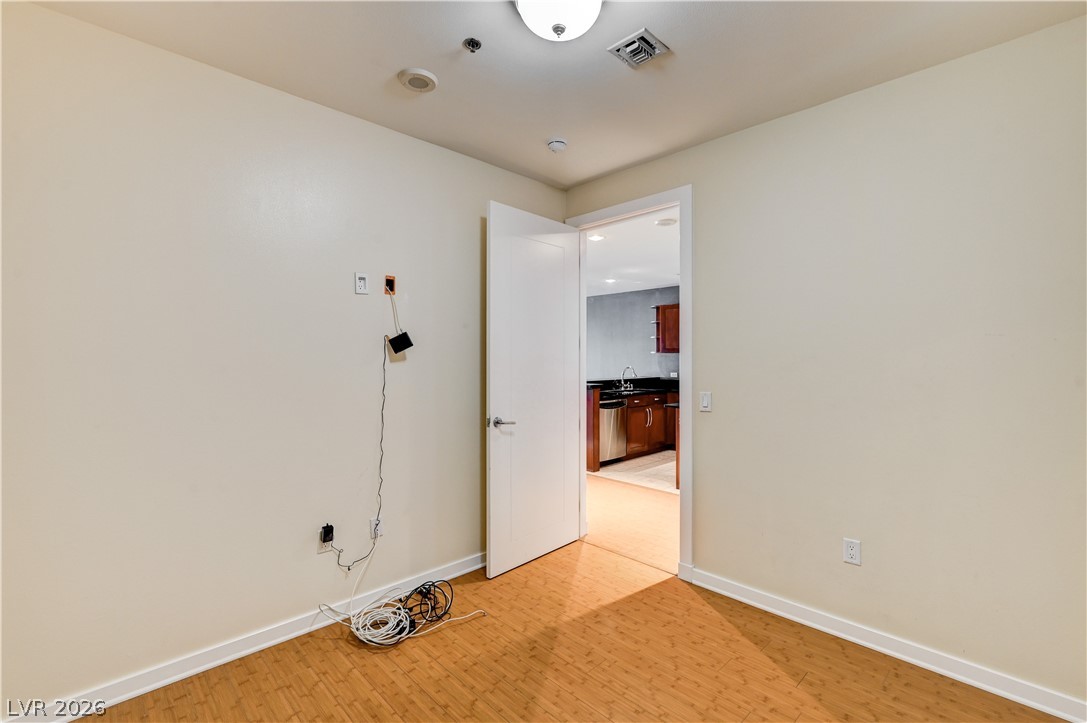 4575 Dean Martin Drive 1811