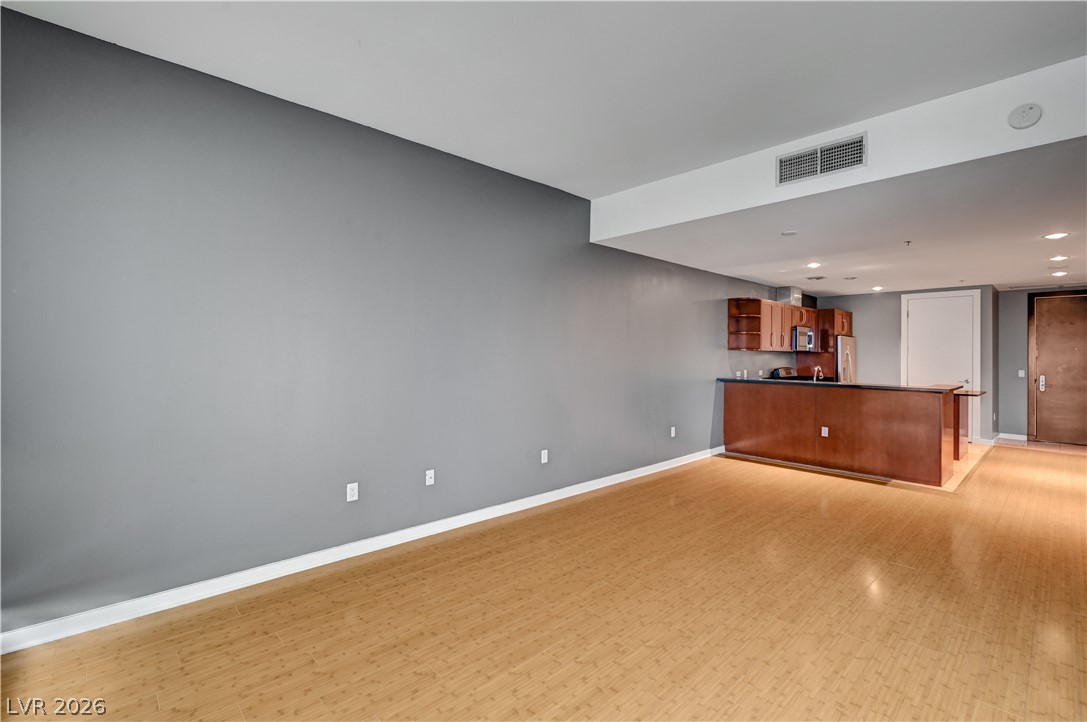 4575 Dean Martin Drive 1811