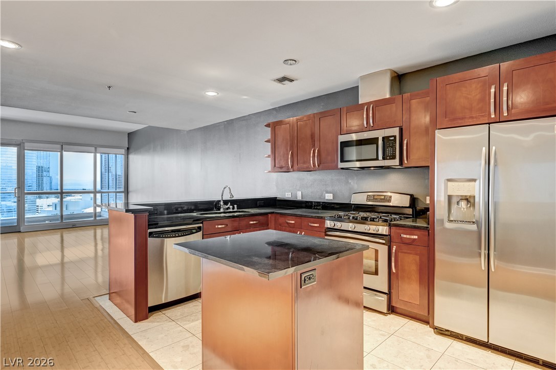4575 Dean Martin Drive 1811