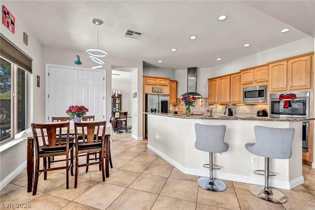 7405 Bugler Swan Way