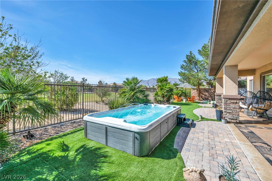 7405 Bugler Swan Way