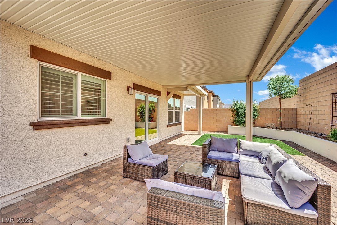 1057 Gentle Swan Street