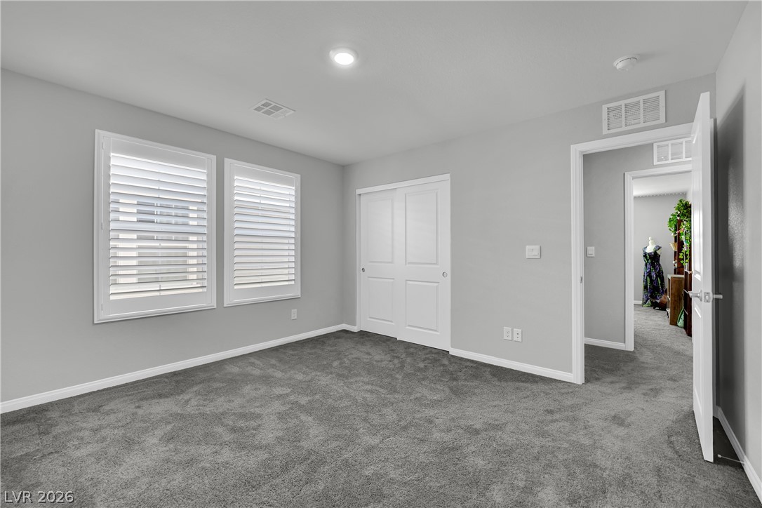 1057 Gentle Swan Street