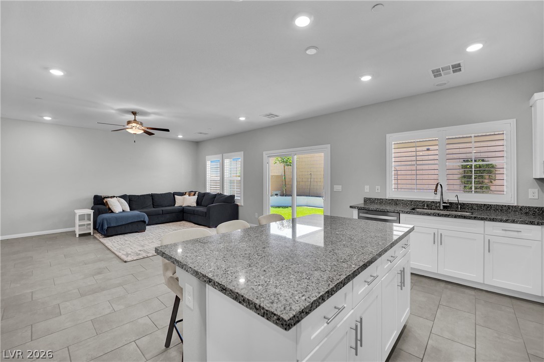 1057 Gentle Swan Street