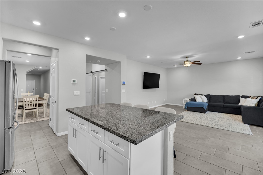 1057 Gentle Swan Street