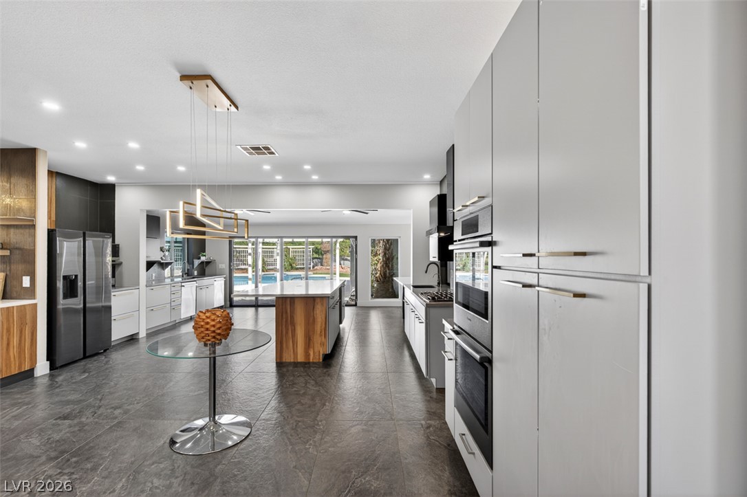 1501 Breeze Canyon Drive