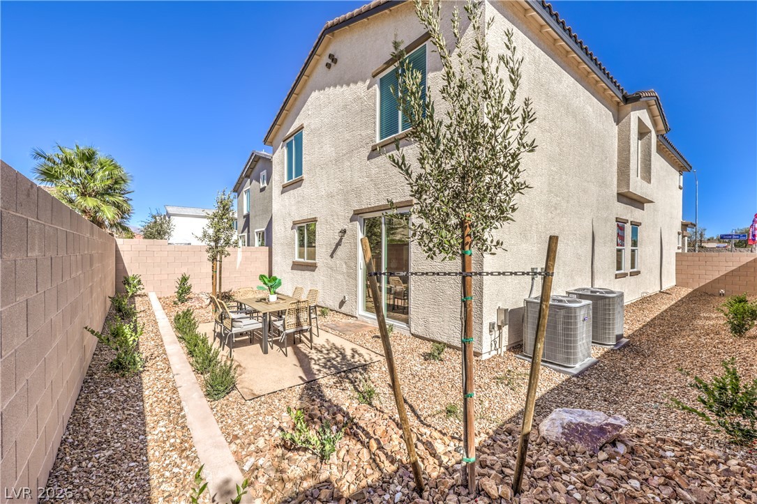3837 Hibiscus Haven Avenue