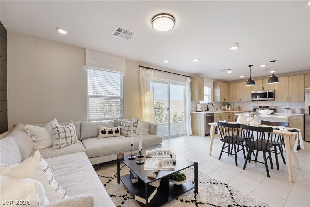 911 Cadence View Way
