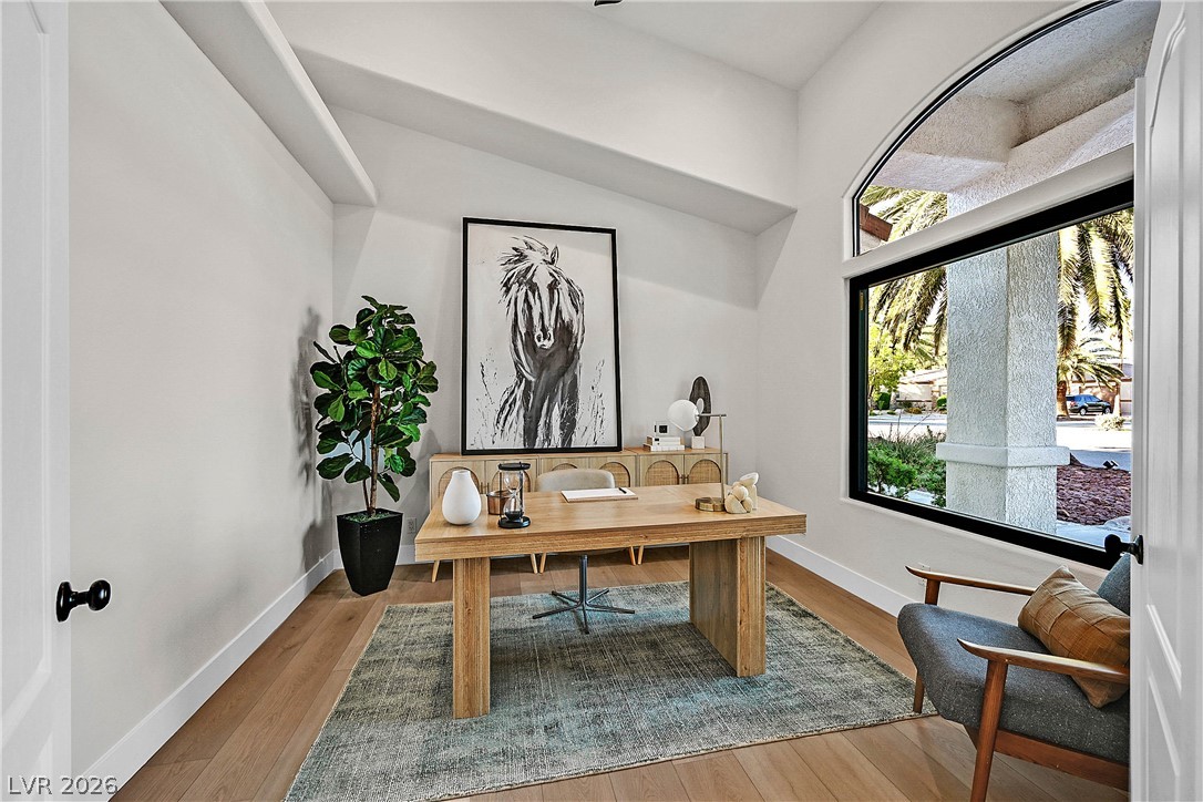 206 East Mesa Verde Lane