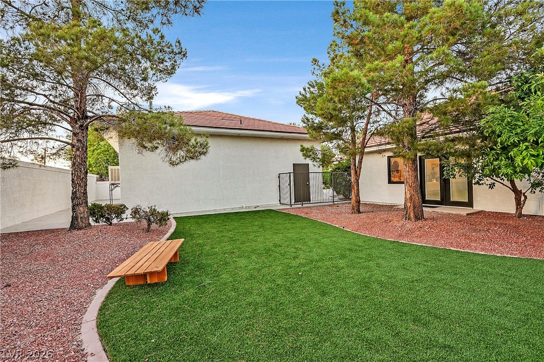206 East Mesa Verde Lane