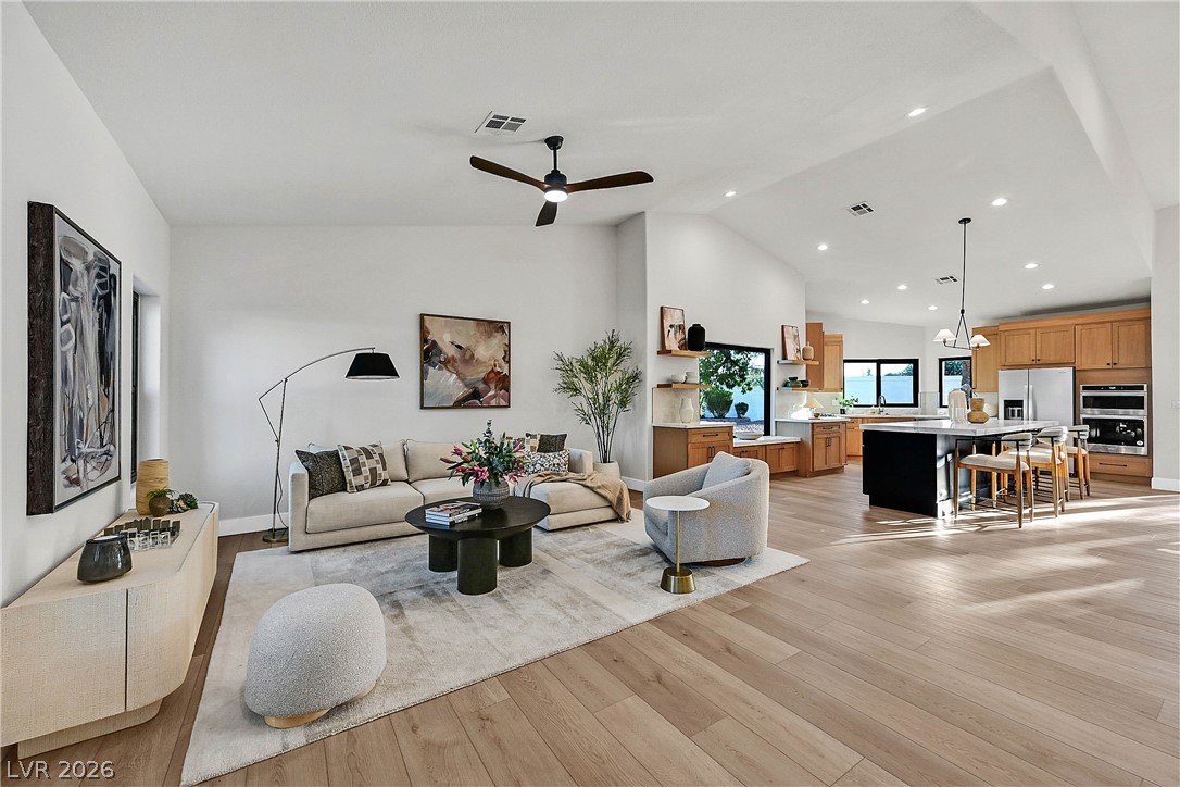 206 East Mesa Verde Lane