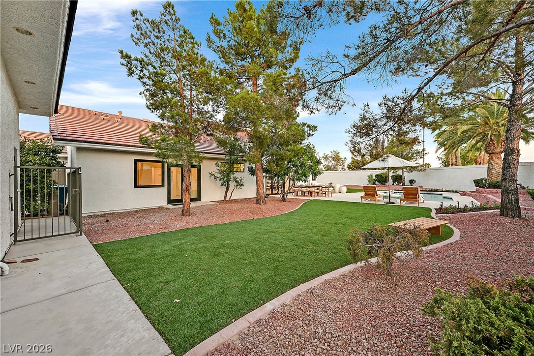 206 East Mesa Verde Lane