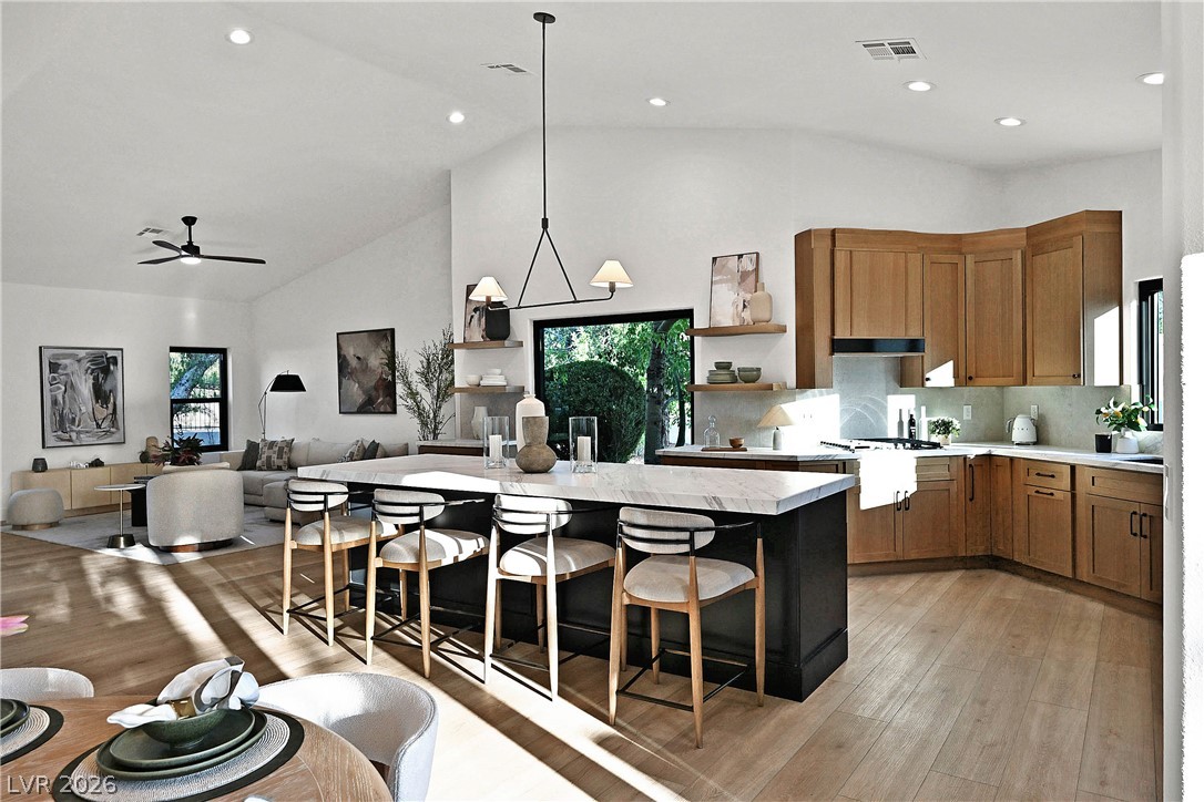 206 East Mesa Verde Lane