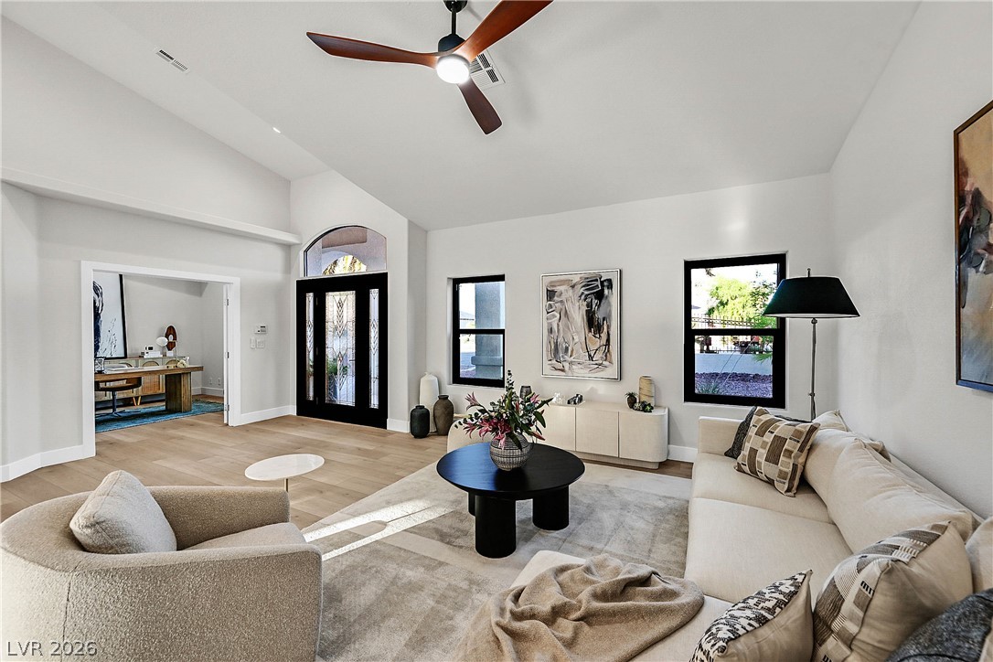206 East Mesa Verde Lane