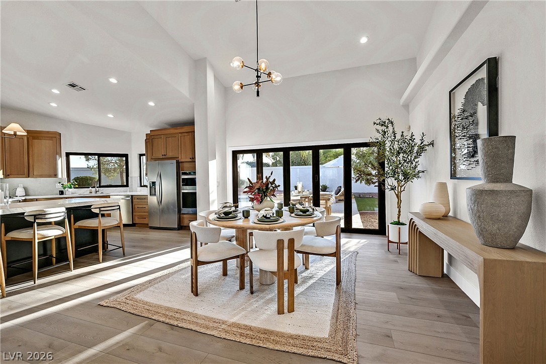 206 East Mesa Verde Lane