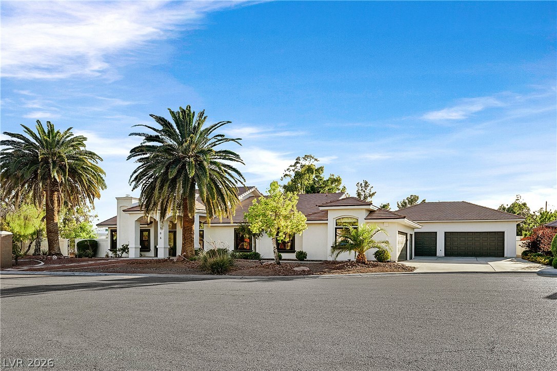 206 East Mesa Verde Lane