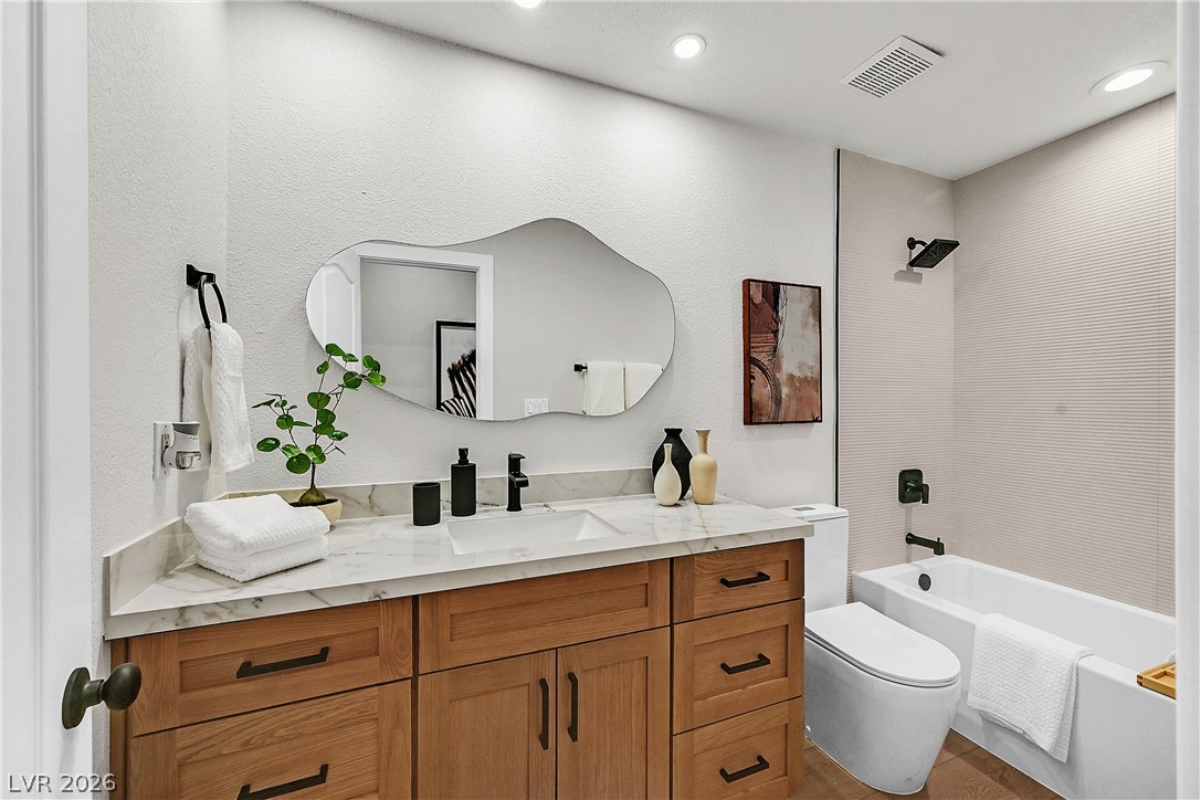 206 East Mesa Verde Lane