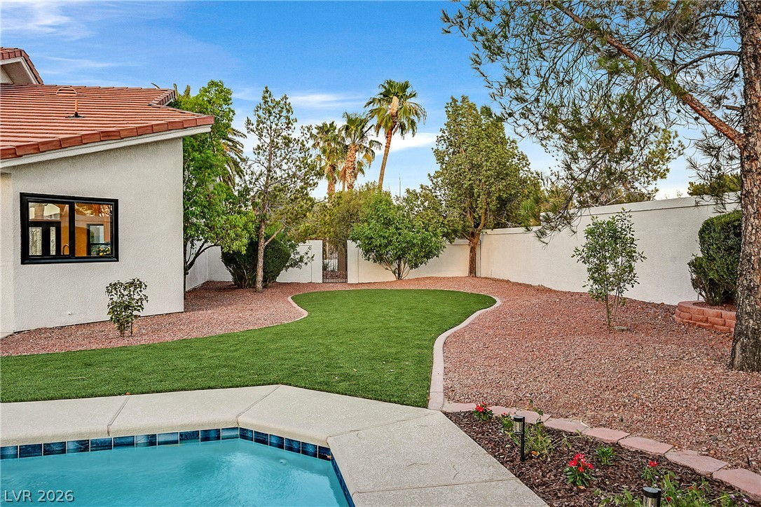 206 East Mesa Verde Lane