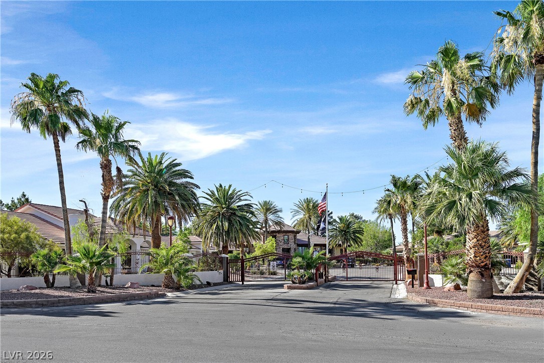206 East Mesa Verde Lane