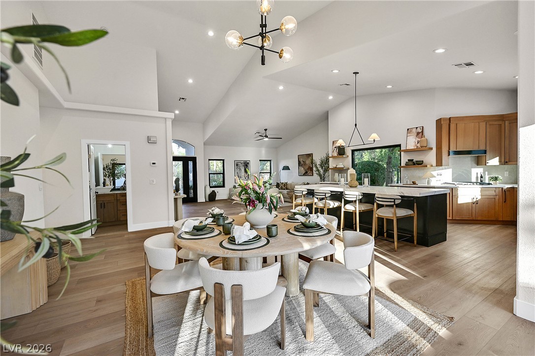 206 East Mesa Verde Lane